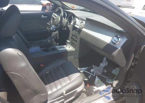 2007 Ford Mustang Gt Deluxe/Gt Premium z USA, uszkodzony, nr VIN 1ZVHT82H775335293